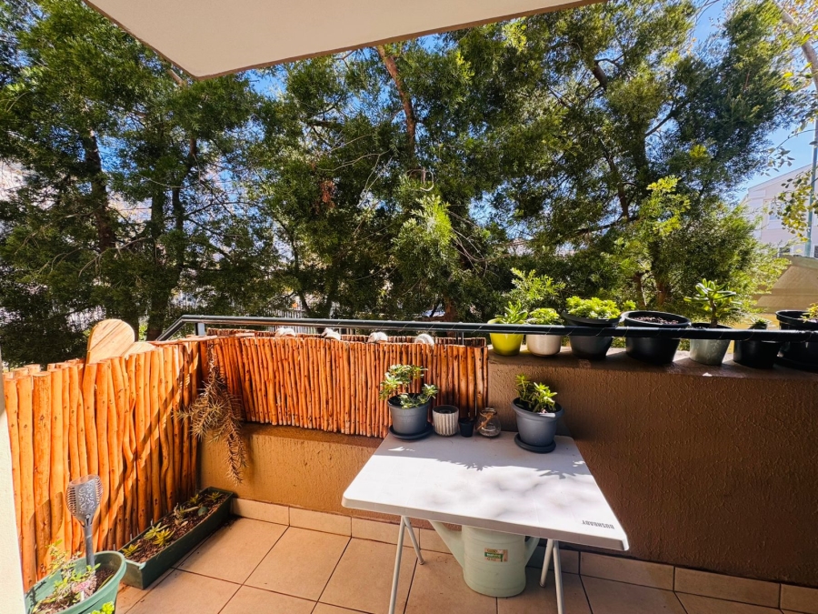 2 Bedroom Property for Sale in Somerset West Mall Triangle Western Cape
